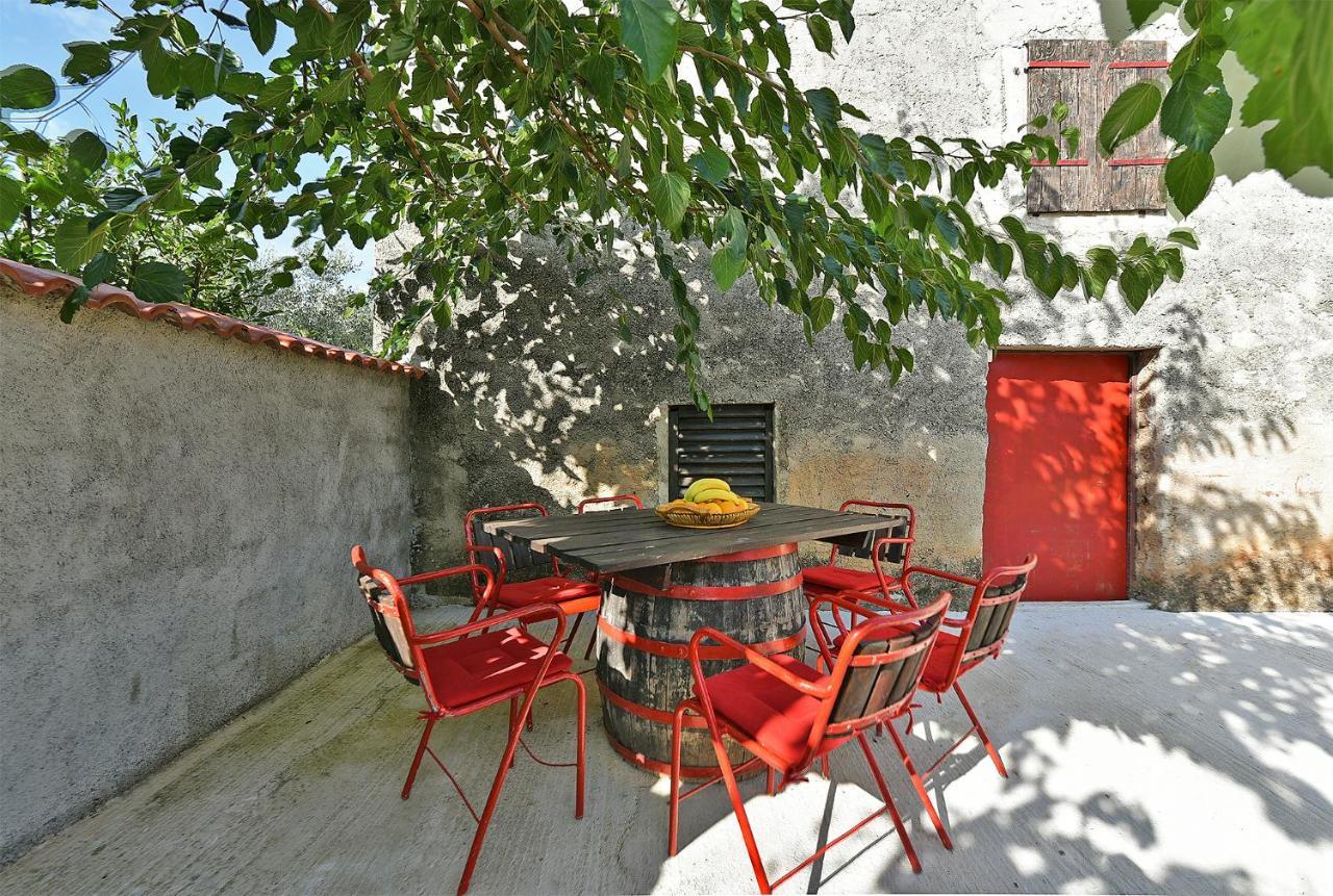 House Monteci 1378 Villa Galižana Dış mekan fotoğraf