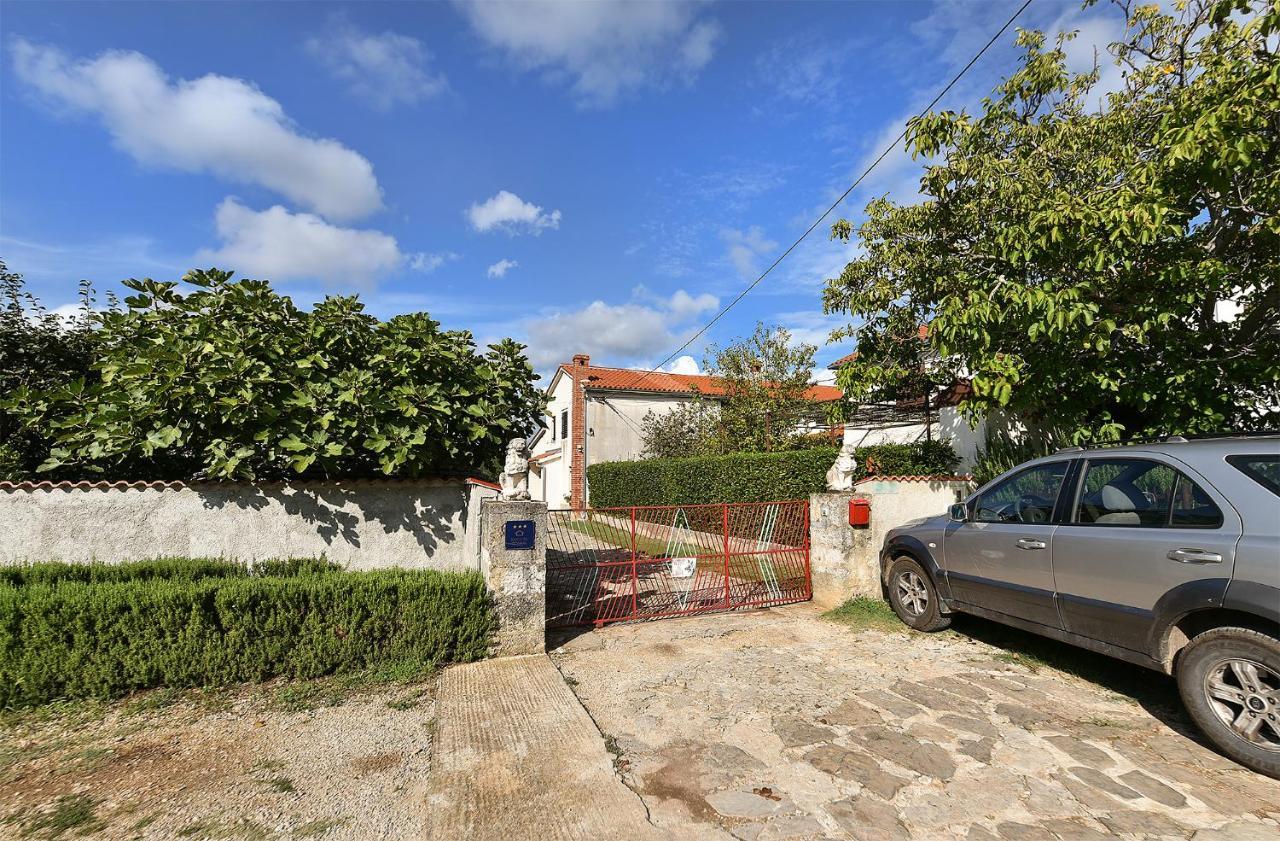 House Monteci 1378 Villa Galižana Dış mekan fotoğraf