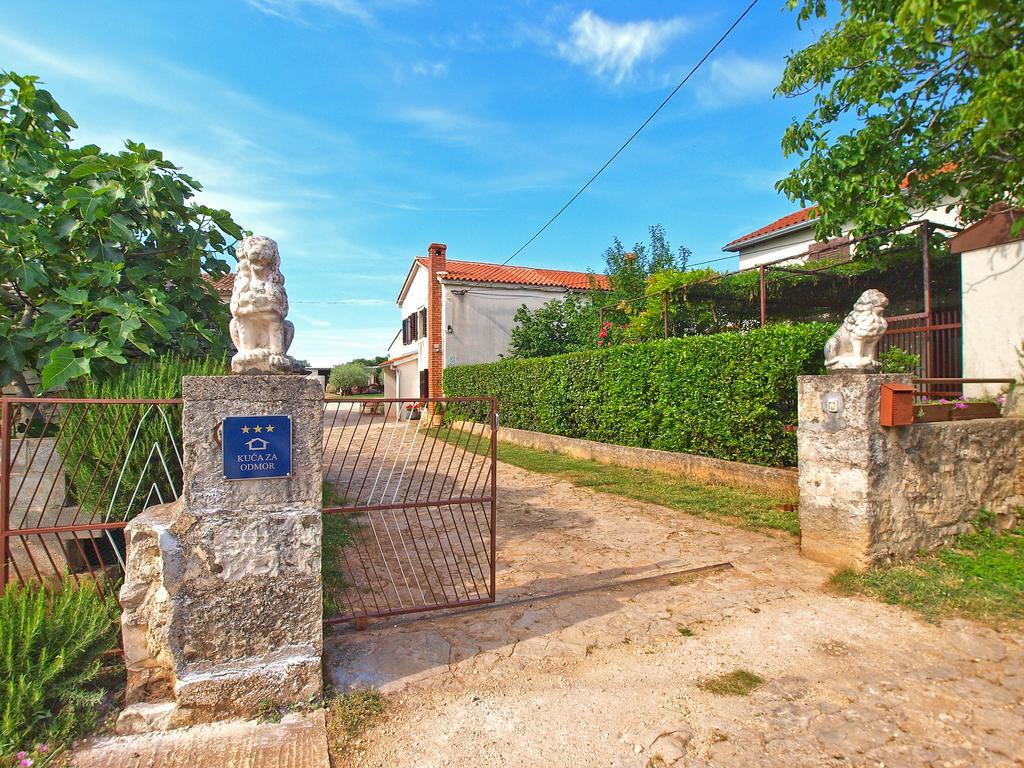 House Monteci 1378 Villa Galižana Dış mekan fotoğraf
