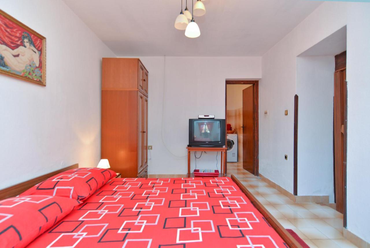 House Monteci 1378 Villa Galižana Dış mekan fotoğraf