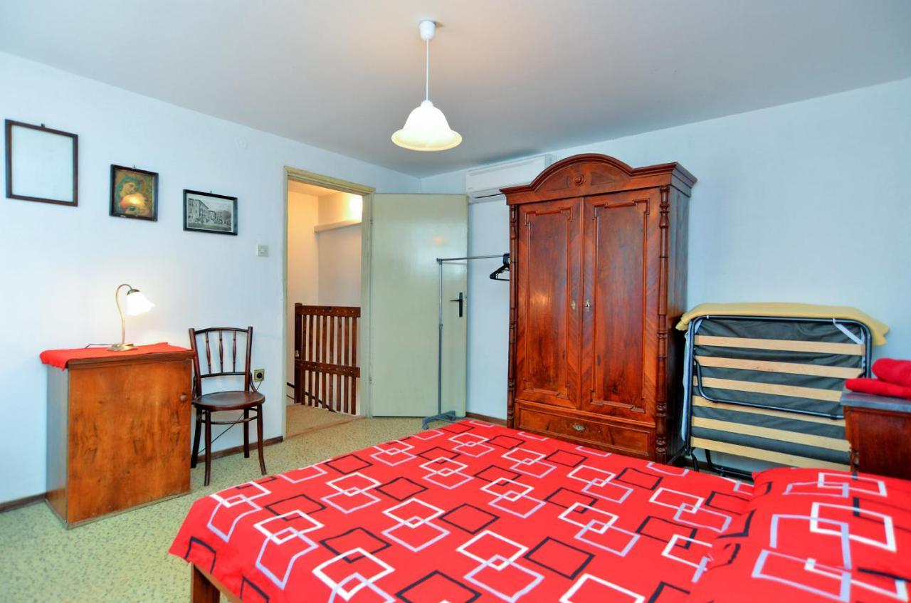 House Monteci 1378 Villa Galižana Dış mekan fotoğraf